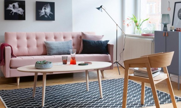 Möbel und Dekoration in den Trendfarben Rosa und Kupfer auf STRIKE magazin
