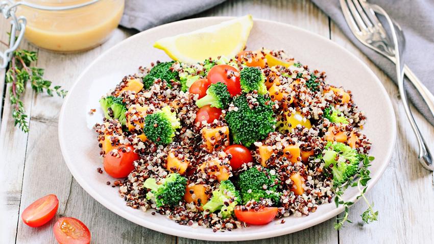 Vegetarisches Quinoa Salat Rezept auf STRIKE magazin